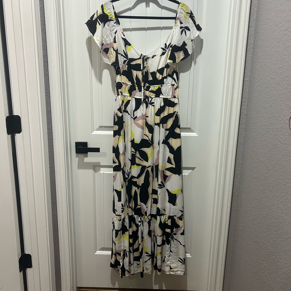 Nine West Black and White Maxi Sundress with Flutter Cap Sleeves
